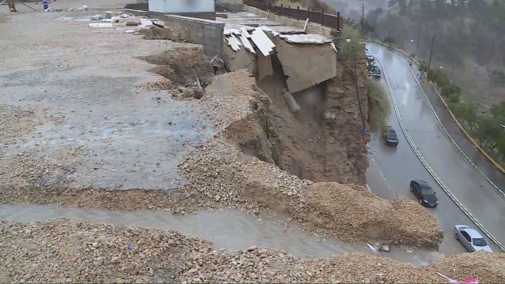 الأرصاد: الكرك سجل أعلى معدلات هطول منذ 1971 والدائرة تقدم التحديثات أولاً بأول