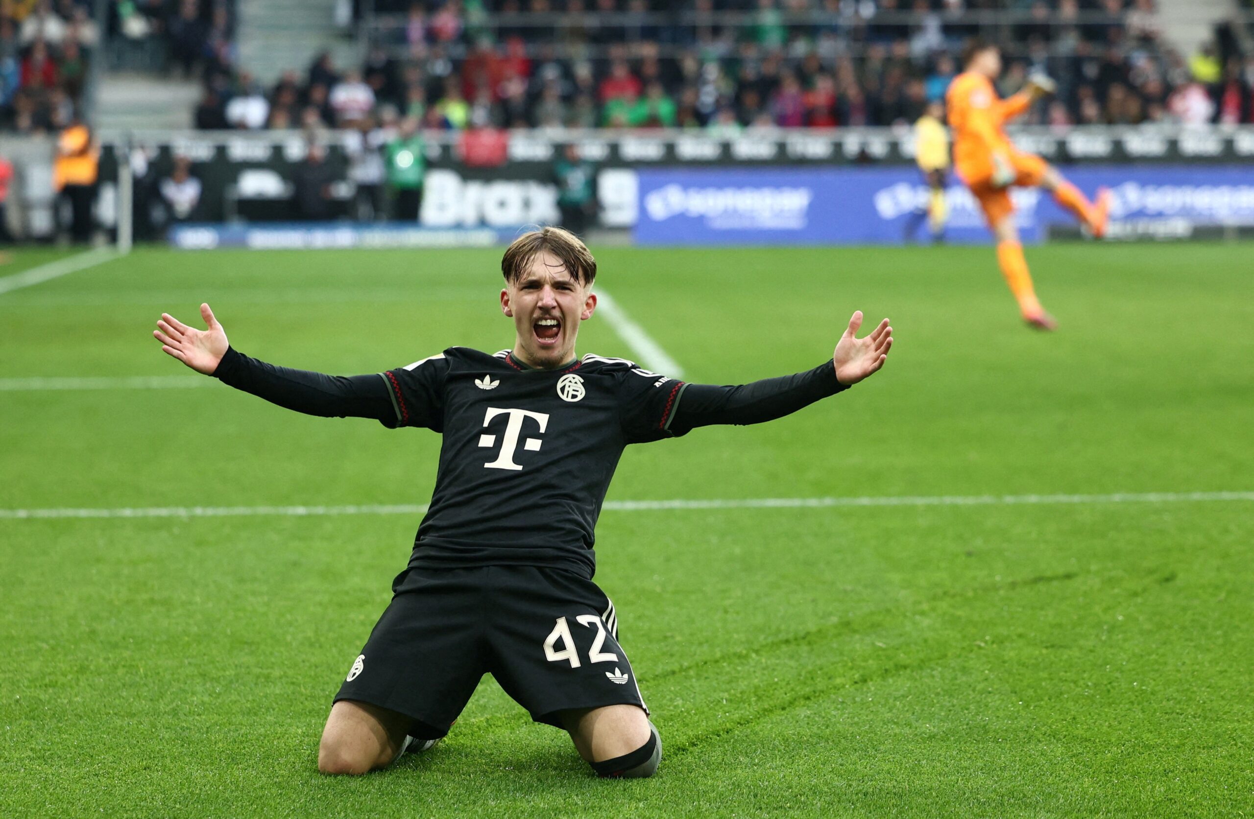 صورة حول : لينارت كارل: بايرن ميونخ حلمي الحالي وريال مدريد طموحي المستقبلي لينارت كارل: بايرن ميونخ حلمي الحالي وريال مدريد طموحي المستقبلي