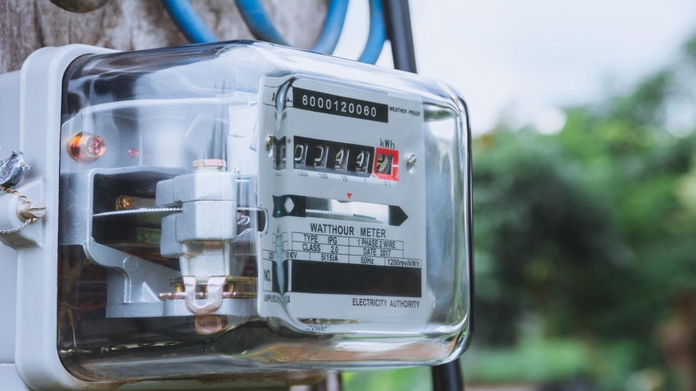 تنظيم الطاقة توضح أسباب ارتفاع فواتير الكهرباء… ولجنة نيابية تنظر في شكاوى المواطنين