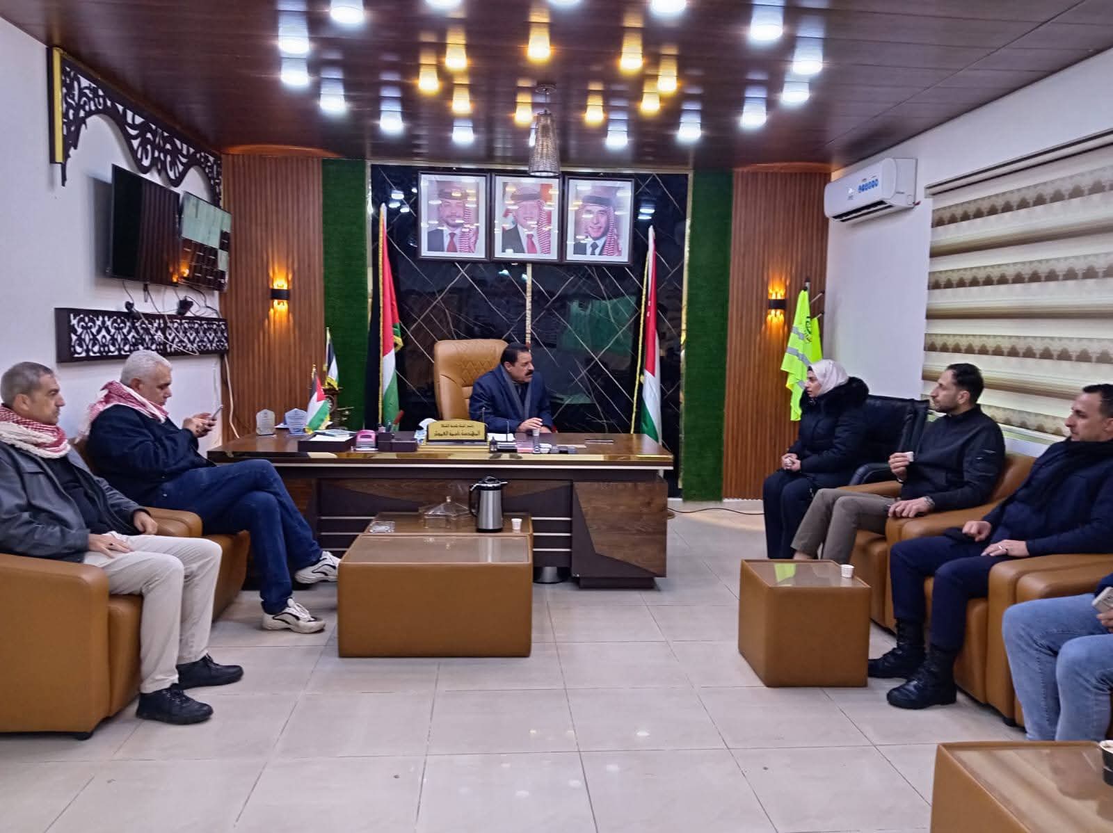 محافظ عجلون يتفقد بلدية الشفا ويطّلع على جاهزيتها خلال الحالة الجوية