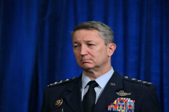 واشنطن تكشف تفاصيل عملية اعتقال مادورو: 150 طائرة ومروحيات تحت إطلاق النار