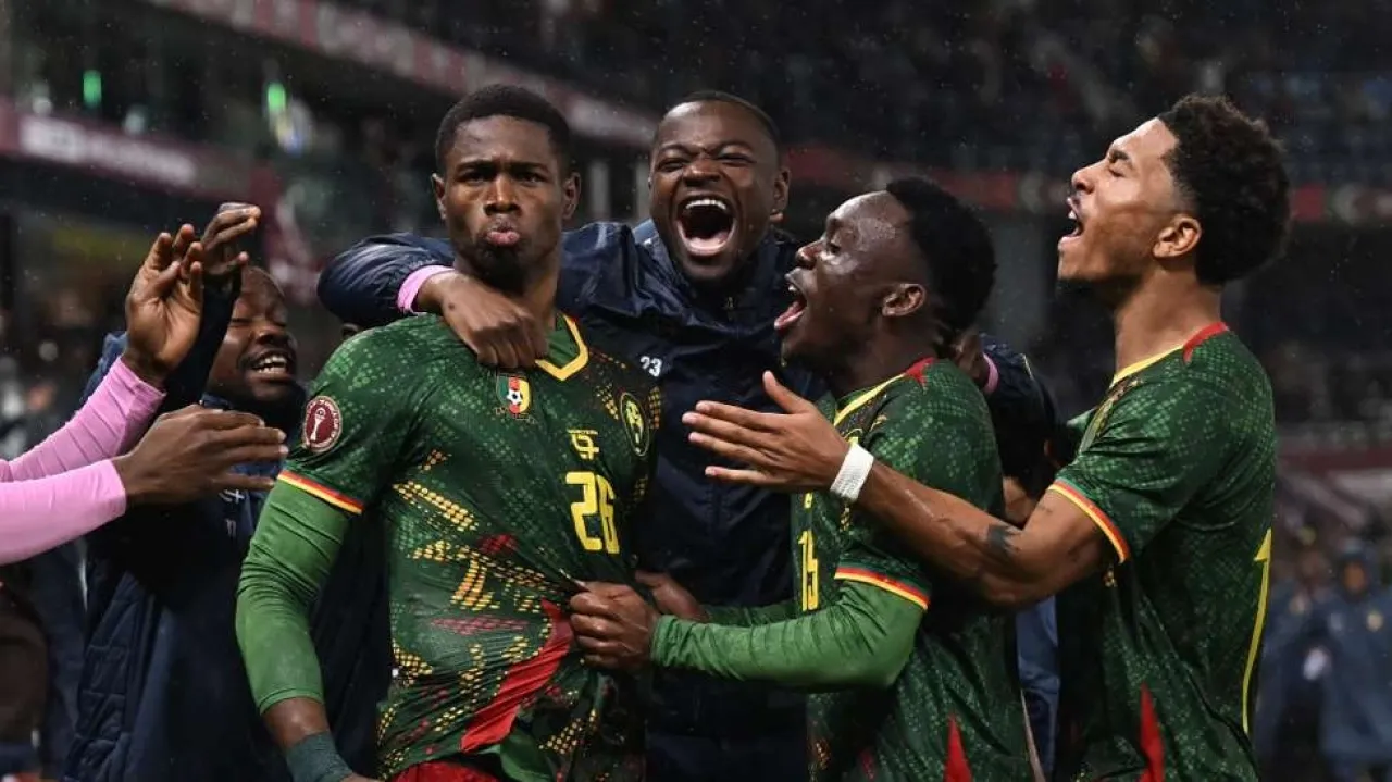 ثنائية تقود الكاميرون لإقصاء جنوب أفريقيا ومواجهة المغرب