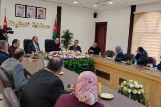 وزير الإدارة المحلية يتفقد أضرار المنخفض الجوي في الطفيلة ويشدّد على تعزيز الاستجابة للطوارئ