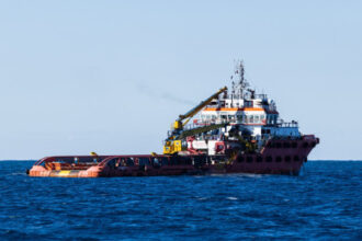 أسهم النفط ترتفع في وول ستريت بدعم توقعات إنتاج فنزويلا