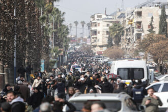 تركيا تتابع المستجدات في حلب وتؤكد استعدادها لتقديم الدعم لإنهاء الاشتباكات