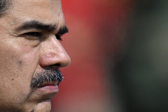 مادورو يعلن براءته من تهم المخدرات والأسلحة في محكمة أميركية