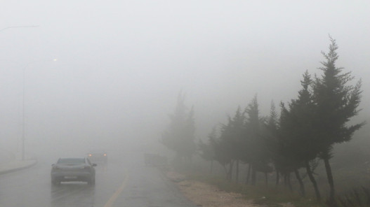 منخفض جوي بارد وماطر يضرب المملكة الجمعة وتحذيرات عالية من السيول والرياح