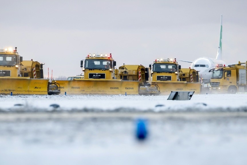 موجة برد قارس تعطل السفر في بريطانيا وفرنسا وهولندا وتلغي مئات الرحلات