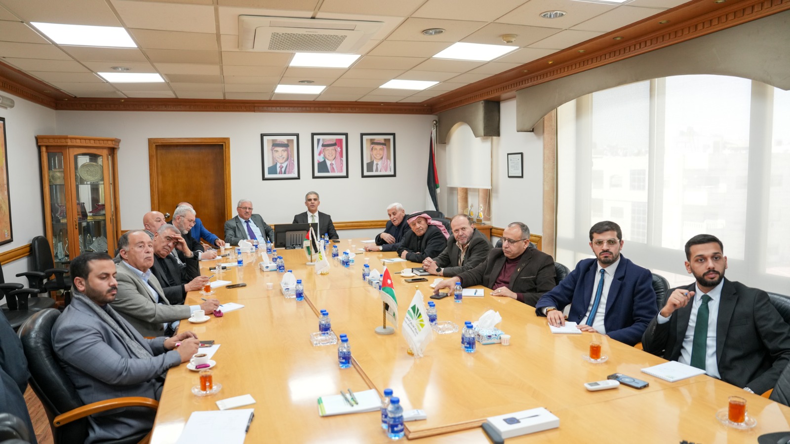 لجنة الطاقة في مجلس الأعيان تطّلع على مشاريع شركة توزيع الكهرباء وخططها للتحول الرقمي