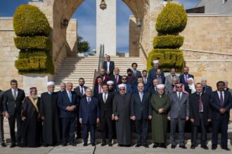 الأمير الحسن يؤكد دور الوقف التنموي في صون كرامة الإنسان واستدامة الخير خلال زيارته لمعهد إعداد الدعاة