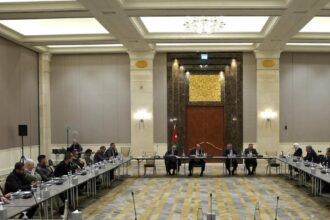 وزارة الاستثمار تجري حوارًا مع المستثمرين لمراجعة نظام البيئة الاستثمارية وتحسين الإجراءات