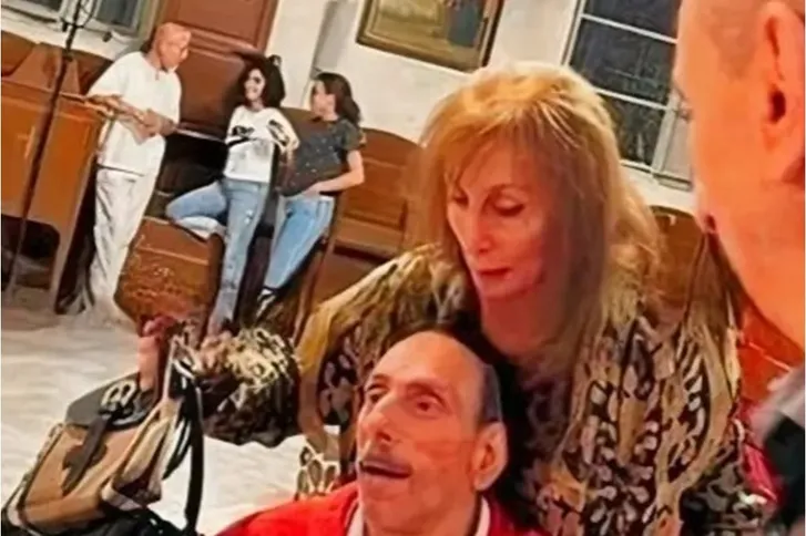 صورة حول : وفاة هلي الرحباني نجل فيروز الأصغر عن عمر 68 عامًا وفاة هلي الرحباني نجل فيروز الأصغر عن عمر 68 عامًا