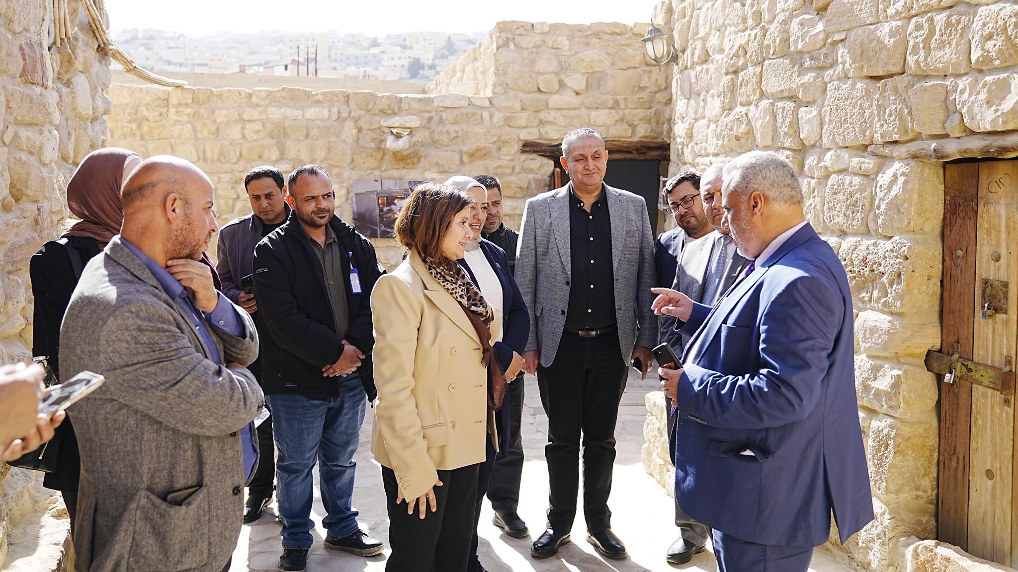 الأميرة دانا فراس تزور مركز شقيلة للحرف التقليدية في البترا