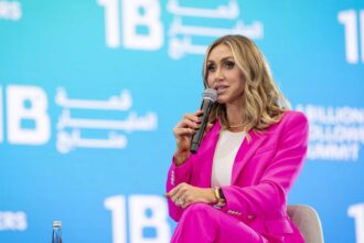 لارا ترامب: دبي جسر عالمي والذكاء الاصطناعي يطرح تحديات جديدة للإعلام