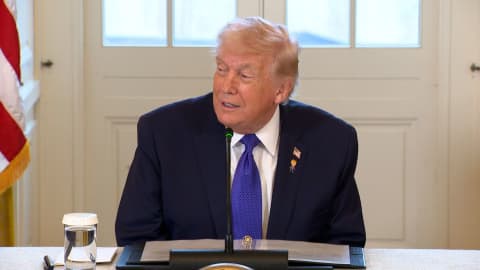 صورة حول : ترامب يعلن نفسه حاكماً مؤقتاً لفنزويلا وسط جدل سياسي واسع ترامب يعلن نفسه حاكماً مؤقتاً لفنزويلا وسط جدل سياسي واسع