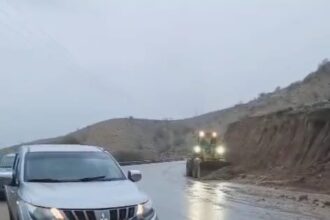 بلدية بيرين تتعامل مع آثار السيول لضمان سالكية الطرق وسلامة المواطنين