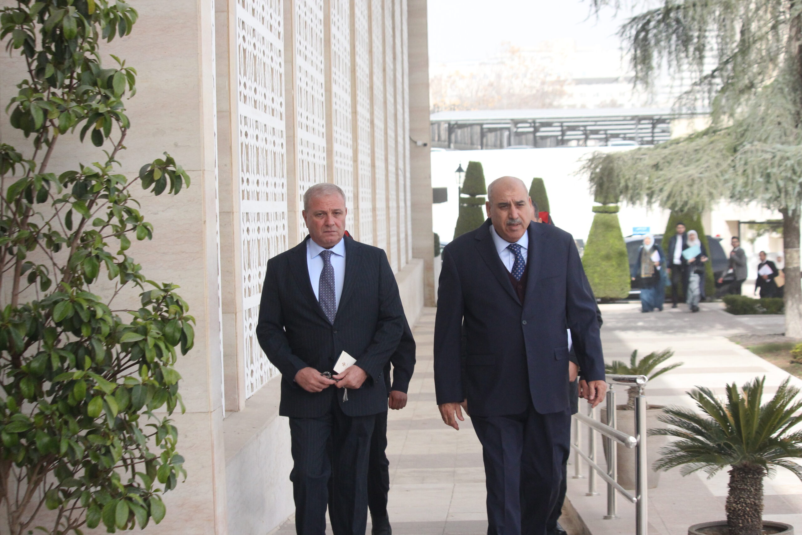 النواب يستكملون مناقشة قانون الكاتب العدل "صور"