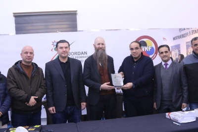 السفير الأمريكي يشيد بتطور الكاراتيه الأردنية خلال تصفيات المنتخب الوطني