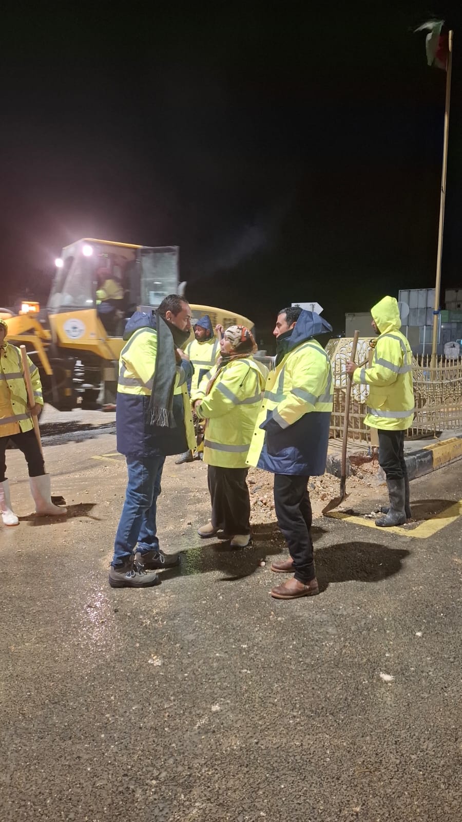 صورة حول : رئيس بلدية الطفيلة يتفقد البؤر الساخنة ويؤكد جاهزية الطوارئ لمواجهة آثار المنخفض الجوي رئيس بلدية الطفيلة يتفقد البؤر الساخنة ويؤكد جاهزية الطوارئ لمواجهة آثار المنخفض الجوي