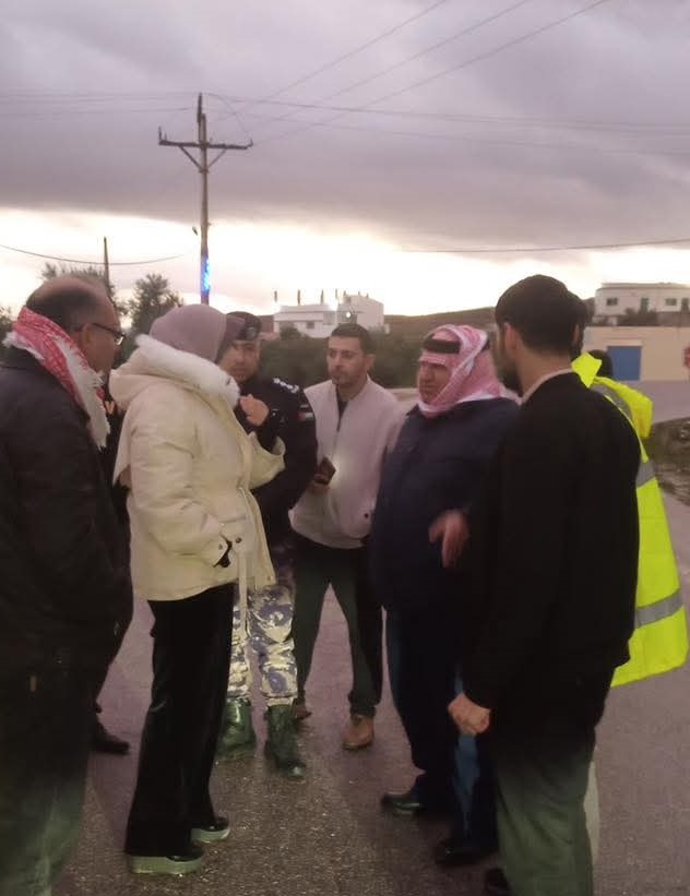 صورة حول : محافظ المفرق يتفقد جاهزية بلدية رحاب لمواجهة آثار المنخفض الجوي محافظ المفرق يتفقد جاهزية بلدية رحاب لمواجهة آثار المنخفض الجوي