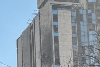 توتر في حلب بعد استهداف مبنى المحافظة بطائرة مسيّرة خلال مؤتمر إعلامي