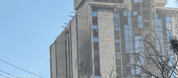 توتر في حلب بعد استهداف مبنى المحافظة بطائرة مسيّرة خلال مؤتمر إعلامي