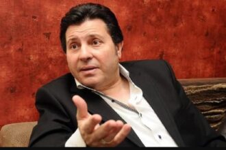 تأجيل حفل هاني شاكر بسبب عملية في العمود الفقري… والموعد الجديد في أبريل