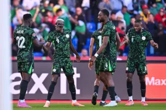 نيجيريا تطيح بالجزائر وتتأهل إلى نصف نهائي أمم إفريقيا 2025