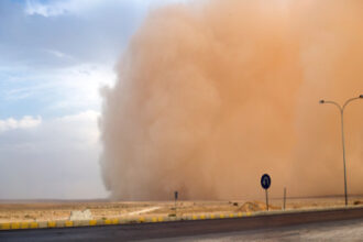 الأرصاد تحذر من عاصفة غبارية جنوب شرق المملكة