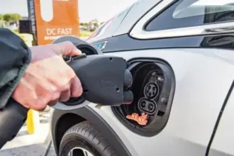 ارتفاع طلبات إنشاء محطات شحن المركبات الكهربائية 9% خلال تشرين الثاني