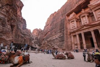 الدخل السياحي للأردن يرتفع 7.6% في 2025 مع زيادة عدد السياح 15.3%