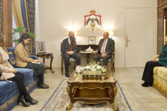 الفايز والسفير الأميركي يبحثان تعزيز العلاقات الثنائية والأوضاع الإقليمية