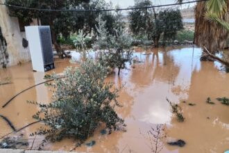 بلديات أم القطين والمكيفتة ورحاب تعالج شكاوى المواطنين وتتعامل مع تجمعات مياه الأمطار