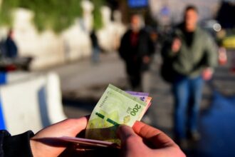 أول استحواذ مصرفي أجنبي في سوريا منذ 14 عامًا