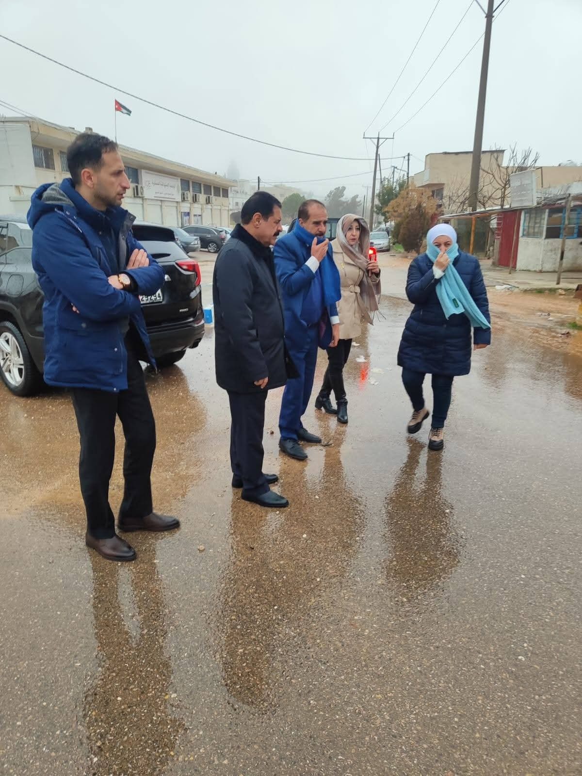 محافظ عجلون يؤكد الإسراع بحلول دائمة لتجمع مياه الأمطار