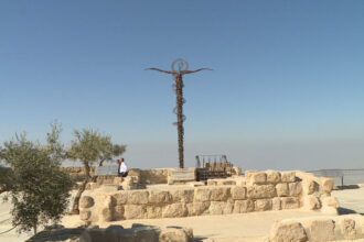 جبل نيبو يستقطب أكثر من 234 ألف زائر بارتفاع يتجاوز 25% خلال 11 شهرًا