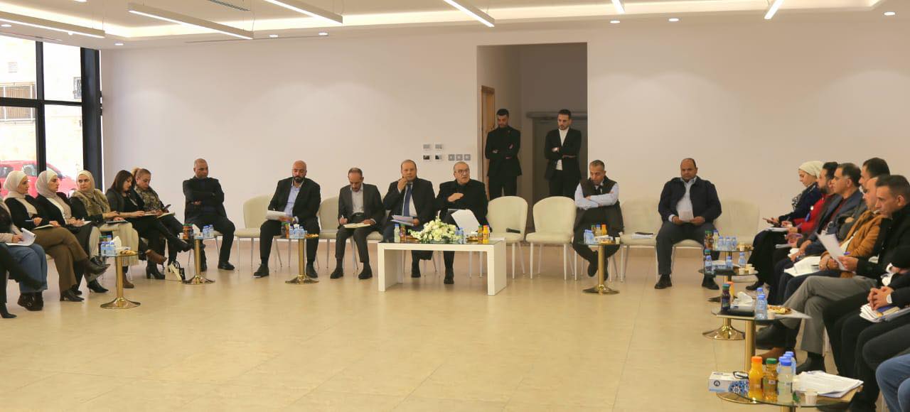 وزير الأشغال يوجّه بطرح عطاءات عاجلة لمعالجة أضرار المنخفضات الجوية خلال 10 أيام