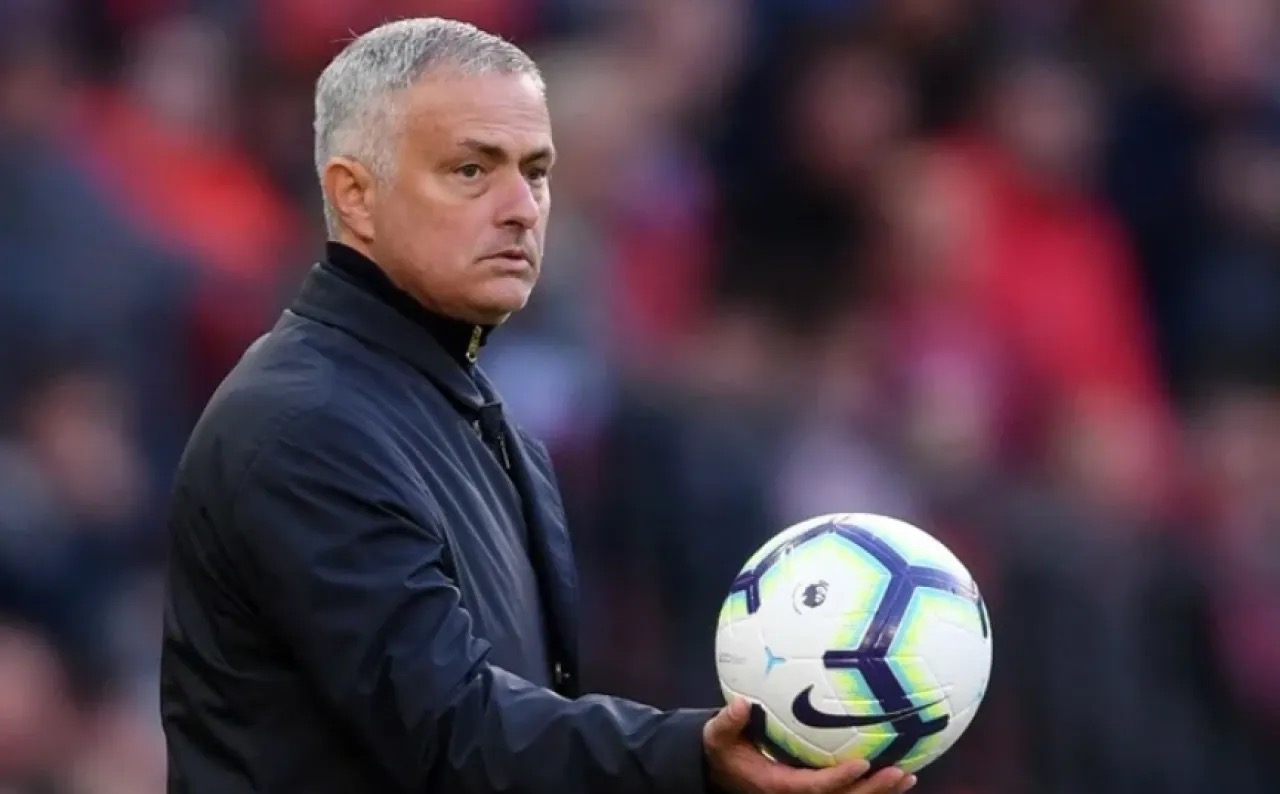 مورينيو يرفض العودة لريال مدريد ويغلق الباب أمام التكهنات