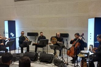 أوركسترا حجرة عمان تقدم أمسية موسيقية شرقية غنية