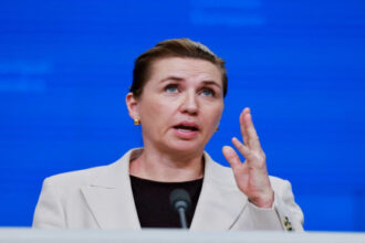 رئيسة وزراء الدنمارك تلتقي وفداً من الكونغرس الأميركي في كوبنهاغن