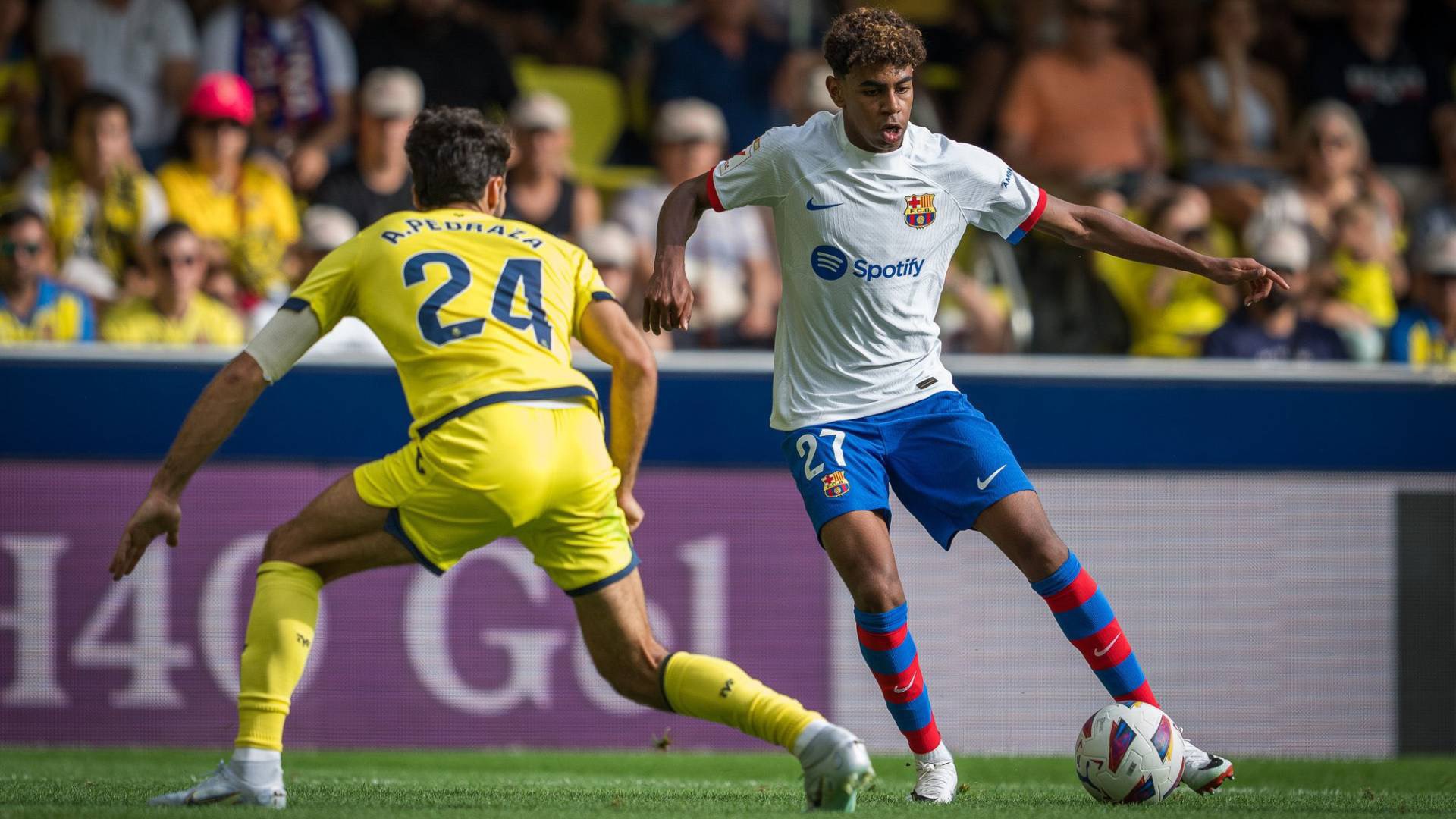 برشلونة يعبر راسينغ سانتاندير بثنائية ويخطف الأنظار بلقطة اعتذار لامين يامال لليفاندوفسكي