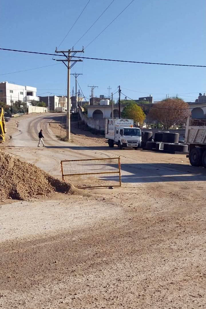 بلدية غرب إربد تشترط إعادة تأهيل الشوارع قبل منح تصاريح حفر جديدة