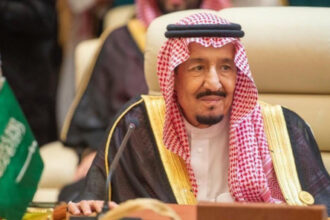 الملك سلمان يخضع لفحوصات طبية في مستشفى الملك فيصل التخصصي بالرياض