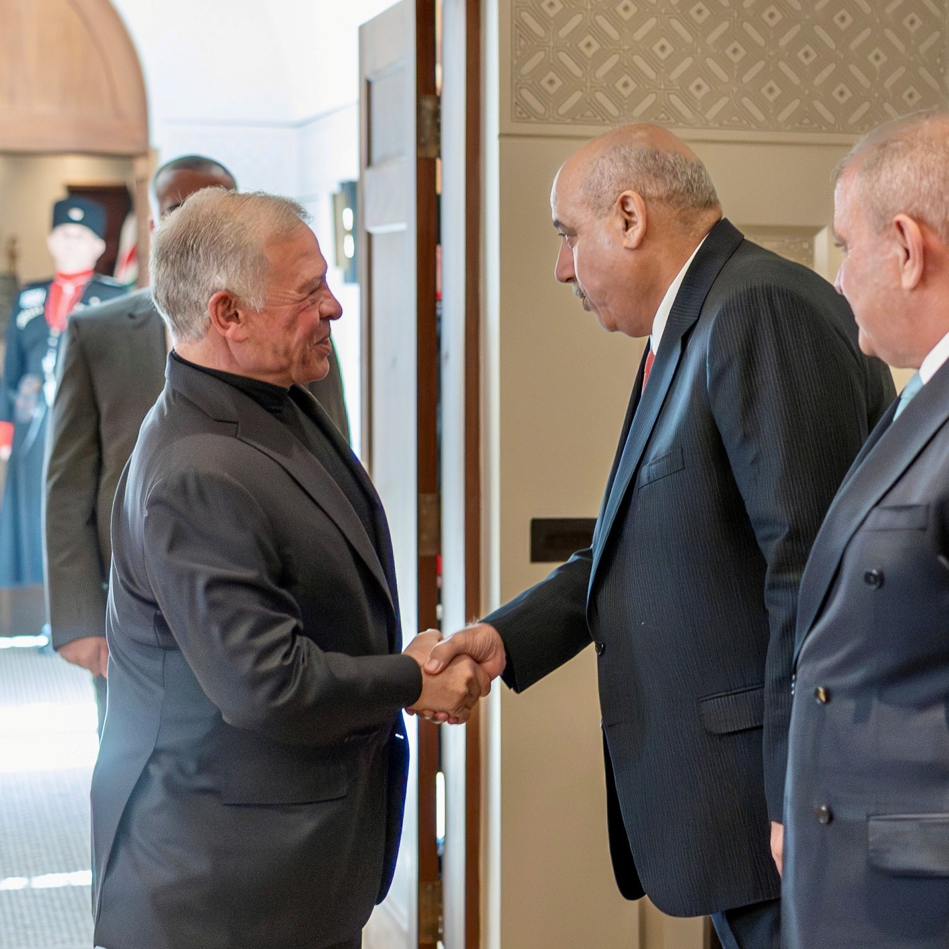 الملك يؤكد ضرورة استمرار التنسيق بين مجلس النواب والحكومة