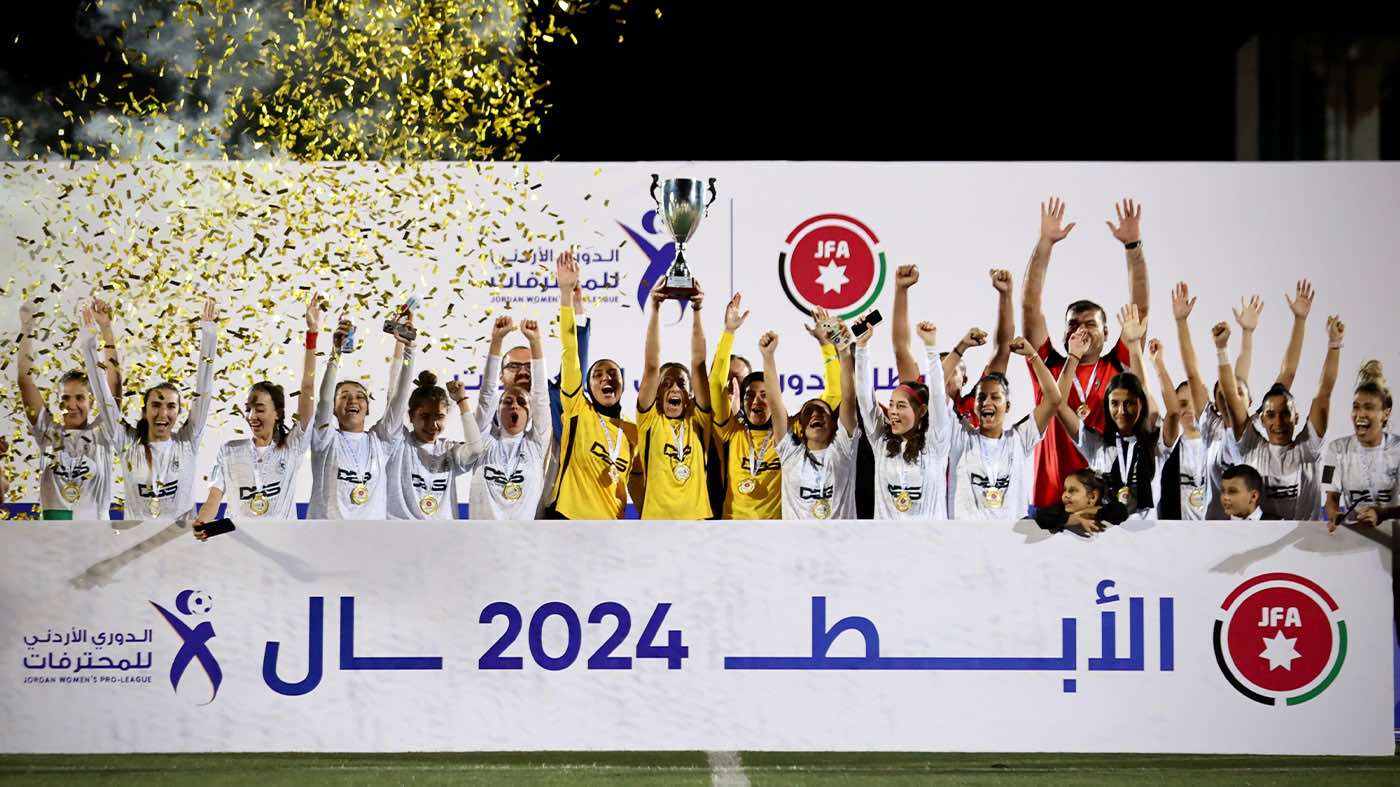 الاتحاد يتوّج بلقب دوري المحترفات لكرة القدم بعد فوزه على عمان أف سي 3-0