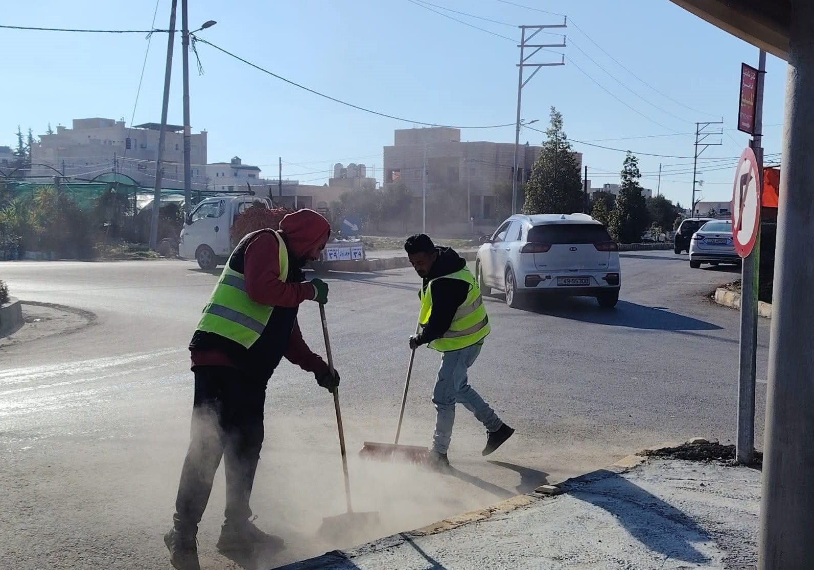 حملة نظافة مشتركة لبلديتي جرش الكبرى وبني عبيد