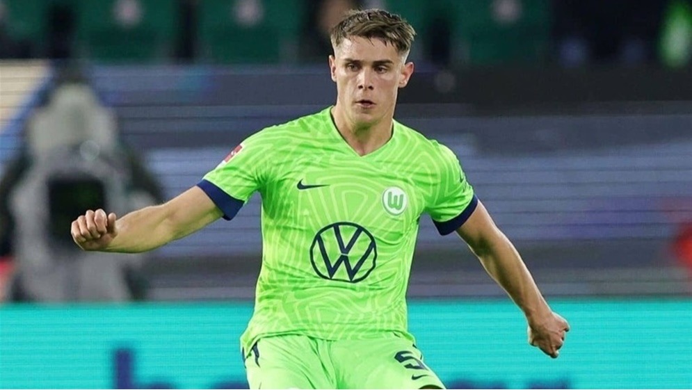 ليفربول يرصد 90 مليون يورو لخلافة فان دايك