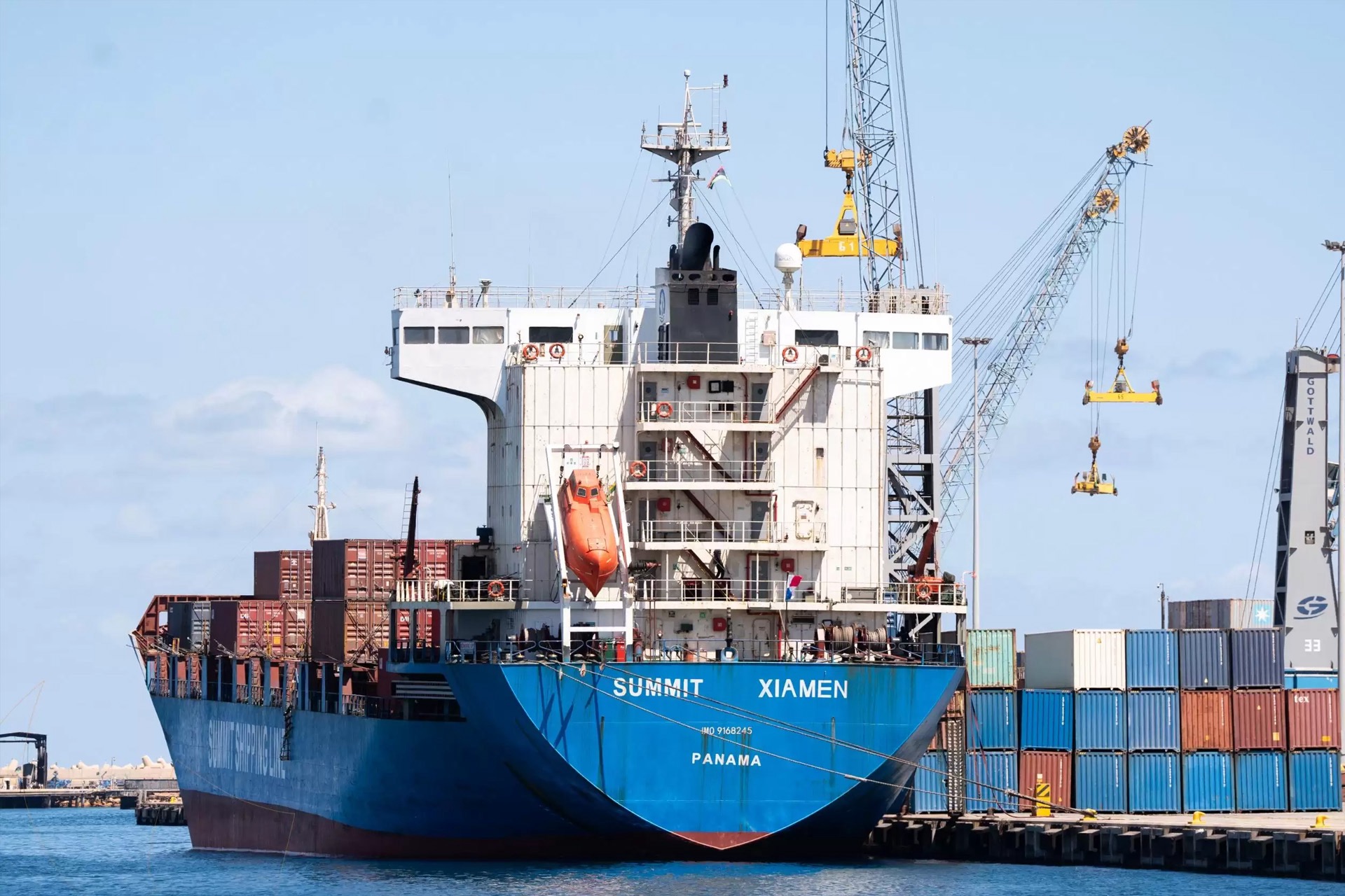 ليبيا توقّع شراكة بـ2.7 مليار دولار لتوسعة ميناء مصراتة