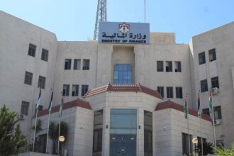 تراجع الدين العام للأردن إلى أقل من 83% بنهاية 2025
