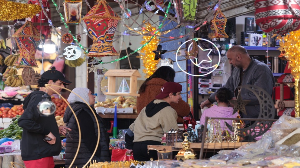 صورة حول : خطة حكومية شاملة لرمضان: وفرة في السلع، رقابة مشددة، واستقرار في الأسعار خطة حكومية شاملة لرمضان: وفرة في السلع، رقابة مشددة، واستقرار في الأسعار